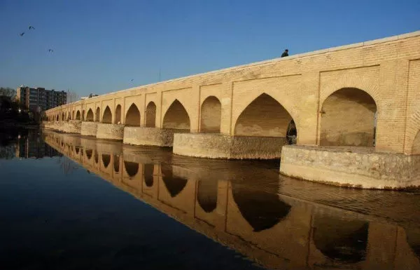 آشنایی با پل مارنان