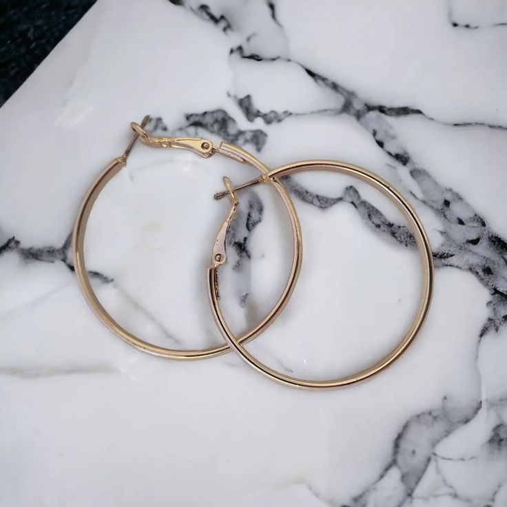 گوشواره حلقه ای بزرگ
